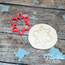 Load image into Gallery viewer, Snowflake Plaque | Lil Miss Cakes